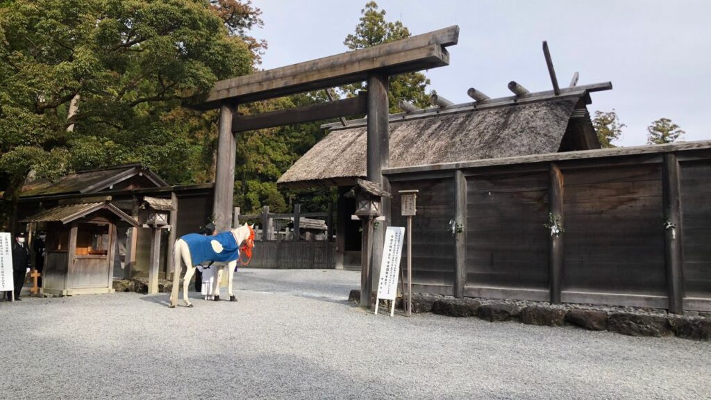 【Basics of How to Visit Shrines】Pilgrimage procedures favored by God