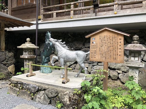 絵馬発祥の地貴船神社