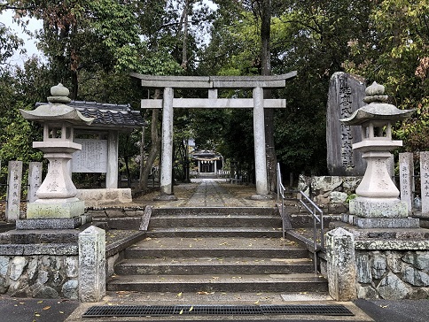 菅田将暉も参拝した珍しい三方の参道がある「阿比太神社」の歴史