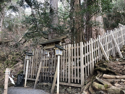 玉置神社最初の参拝場所は「玉石社」から