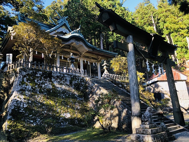 【奈良・玉置神社】キツネに遭遇！怖いくらい導かれた不思議体験社殿