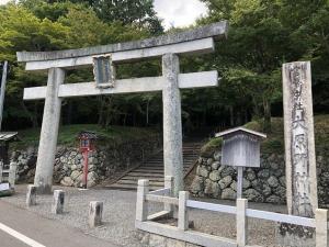 全国唯一の狛鹿「大原野神社」（京都市西京区）