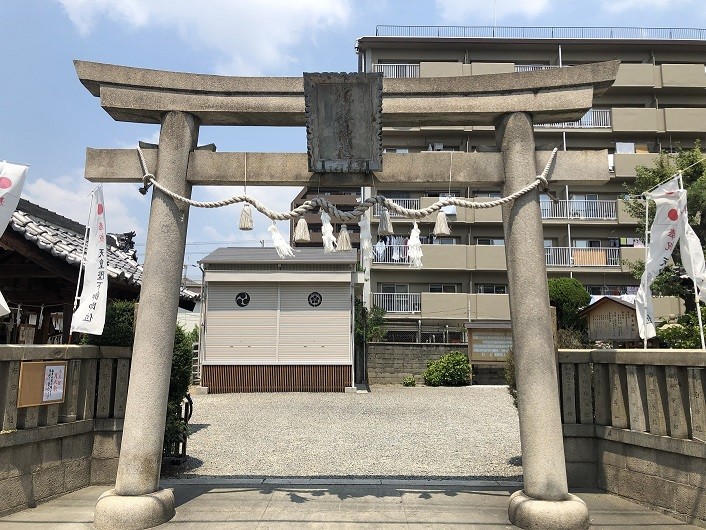 塚本神社　鳥居