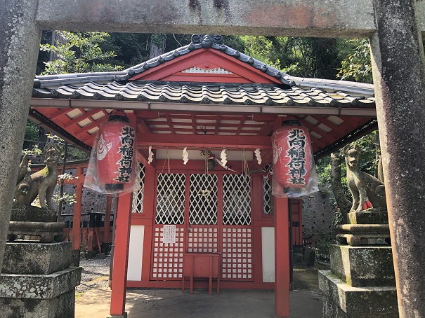 粟田神社の境内社・北向稲荷神社