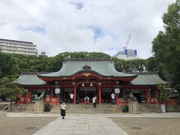 生田神社　拝殿