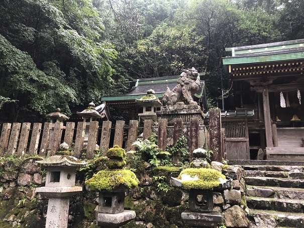 江文神社の境内の雰囲気