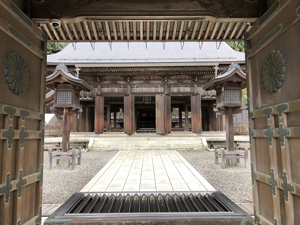 伊奈波神社　社殿　
