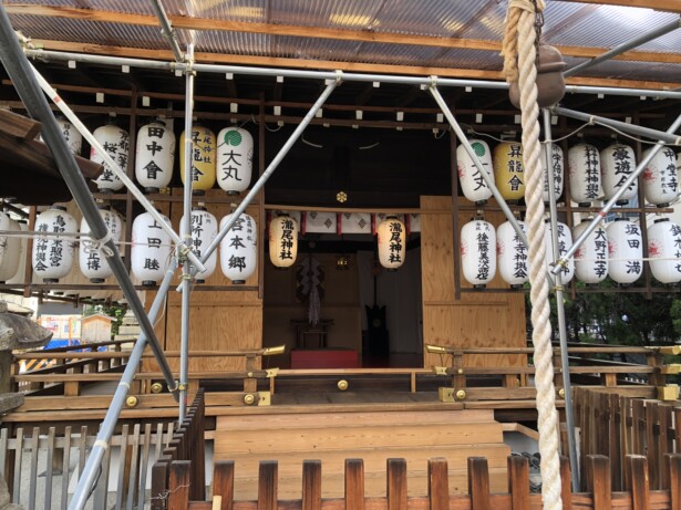 京都・瀧尾神社社殿大丸