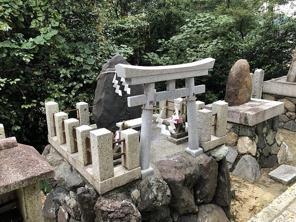 【京都・花山稲荷神社】ご祭神・ご利益・境内の雰囲気などをご紹介