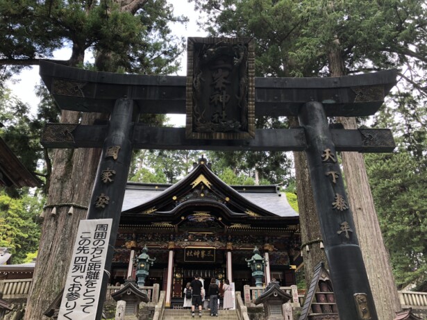 【埼玉・三峯神社】関東最強スポット三峯神社、人生を変えるパワーを探る青銅鳥居