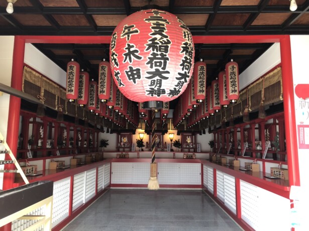 【大阪・片山神社】厄除けと方位除けのご利益がある吹田市の古社十二支稲荷大明神と祈願桃