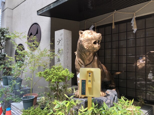 【大阪・少彦名神社】薬の町・道修町に鎮座する医薬の守護神トラ